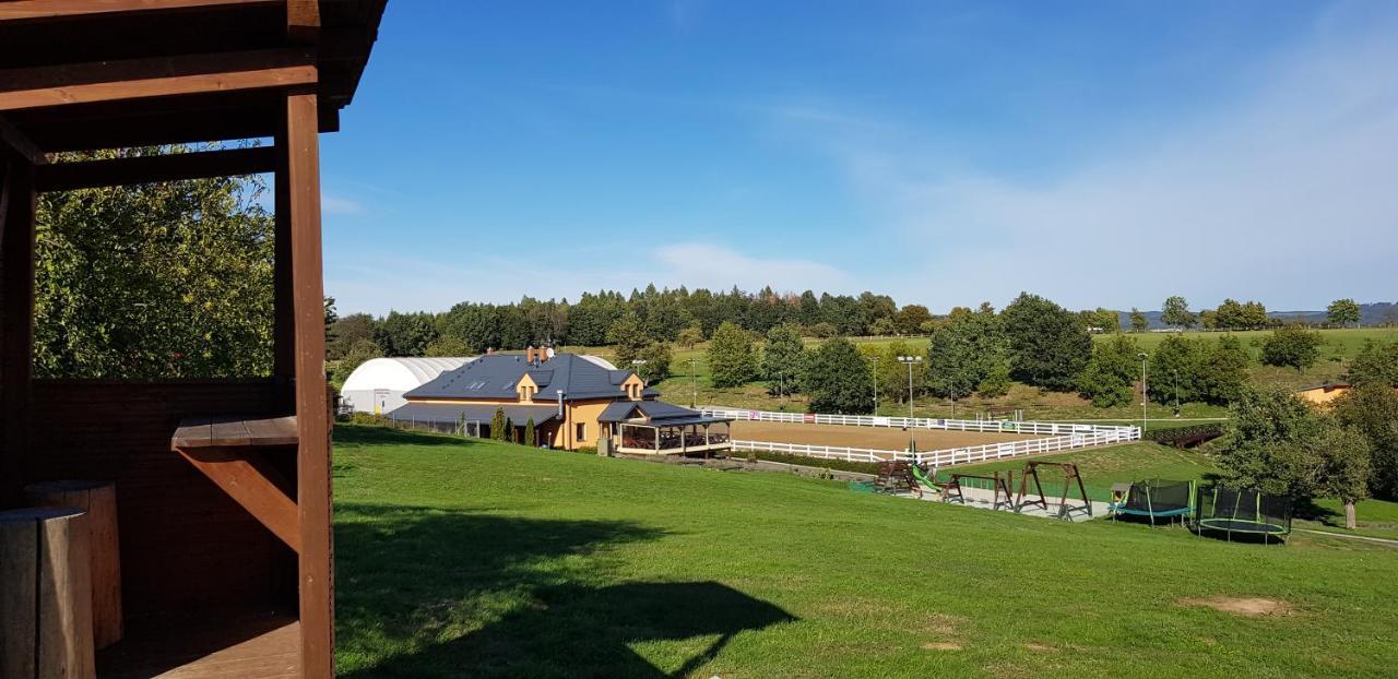 Hotel Horse Riding - Jezdecky Areal Tršice エクステリア 写真