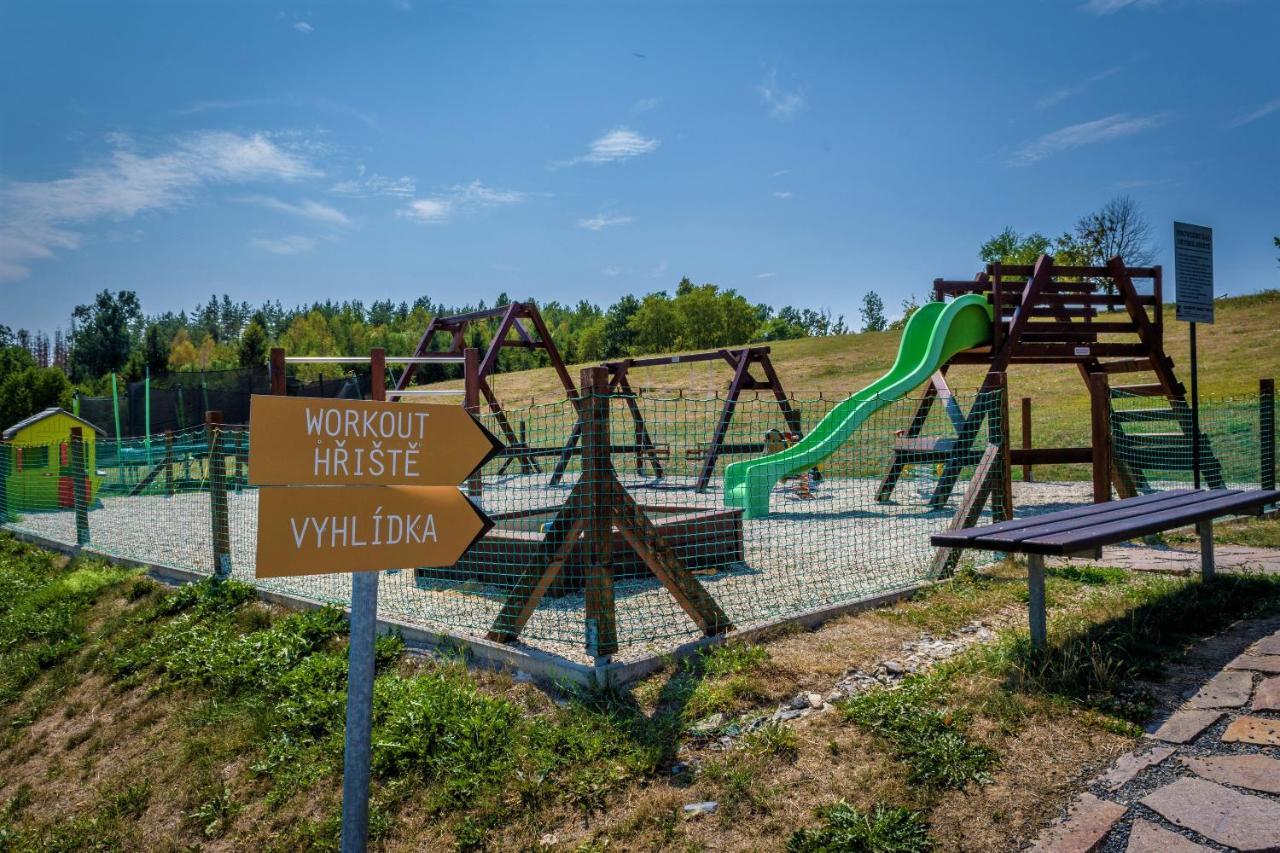 Hotel Horse Riding - Jezdecky Areal Tršice エクステリア 写真